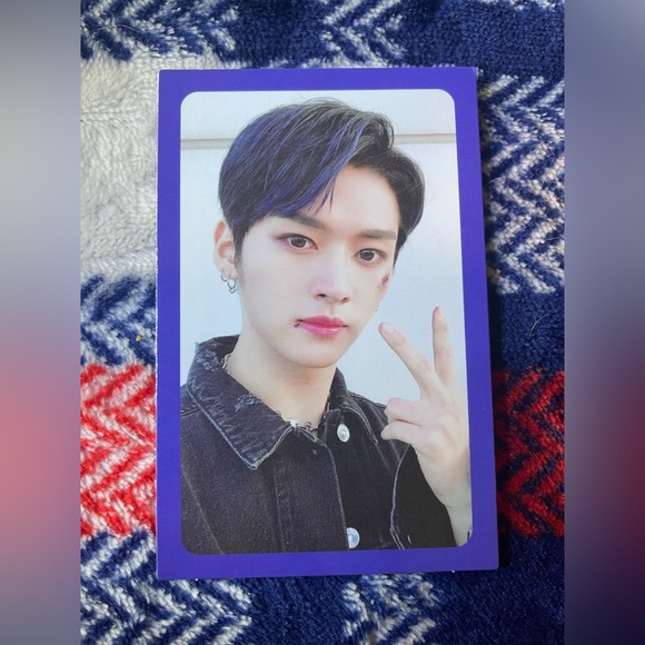 Stray Kids KPOP Hyunjin, Lee Know, & Changbin Levanter Official Photocard Set - Picture 5 of 8